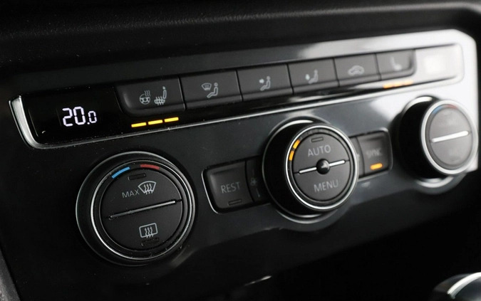 Volkswagen Tiguan Allspace cena 132500 przebieg: 142257, rok produkcji 2020 z Nowy Dwór Gdański małe 562
